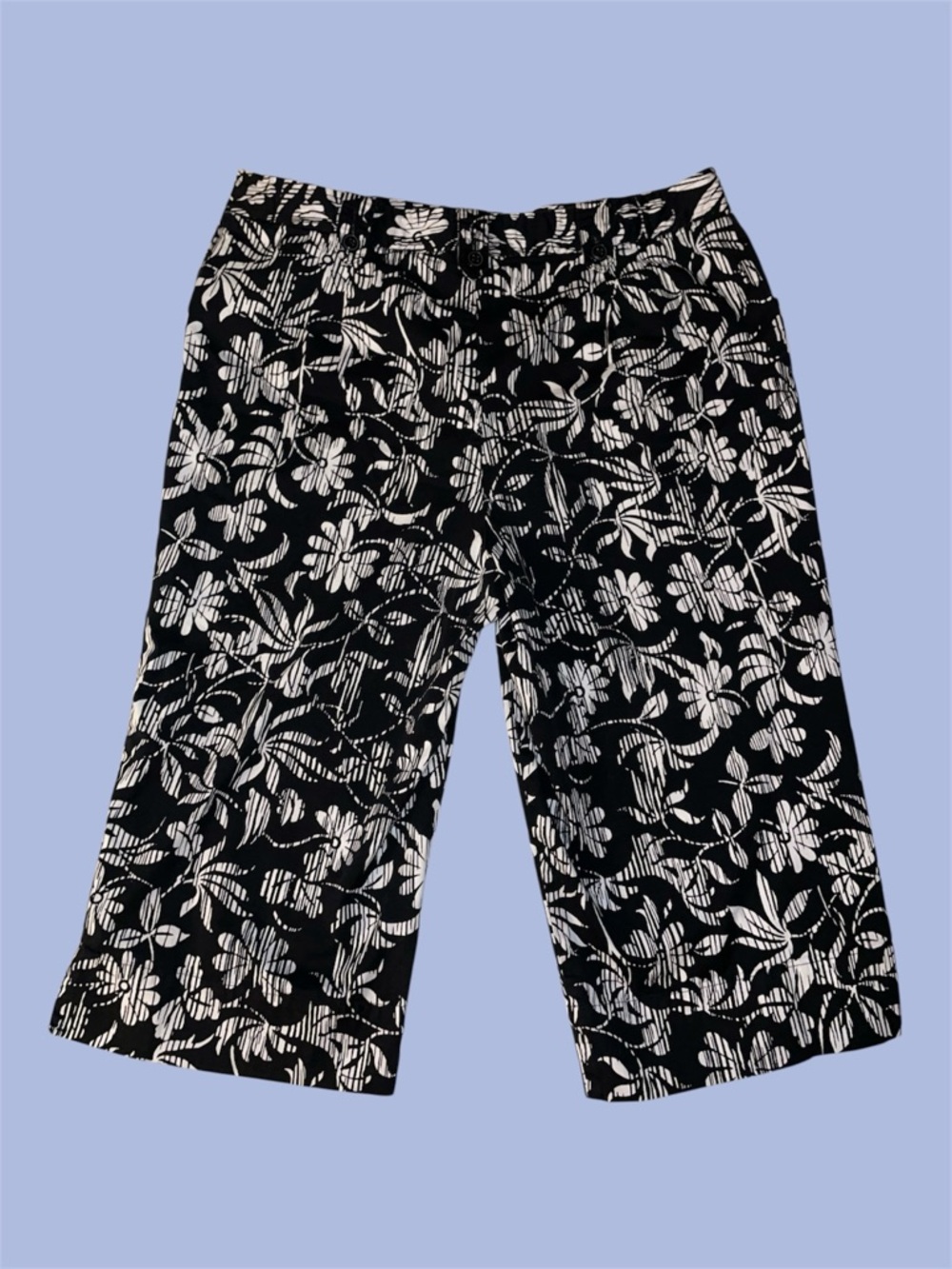 White Stag Floral Black and White Capris